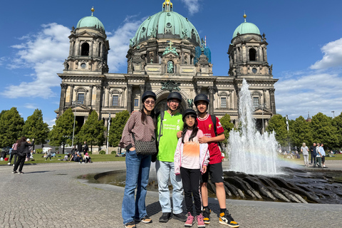 Berlin : visite à vélo de 3,5 heures - Un voyage dans le temps à travers la capitaleBerlin : balade à vélo de 3,5 heures - Un voyage dans le temps à travers la capitale