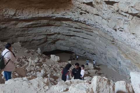 DOHA: A visit to the Singing Dunes & the Misfir Sink hole