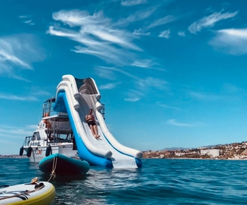 Båttur i Benalmádena med snorkling, vattenrutschbana och lunch