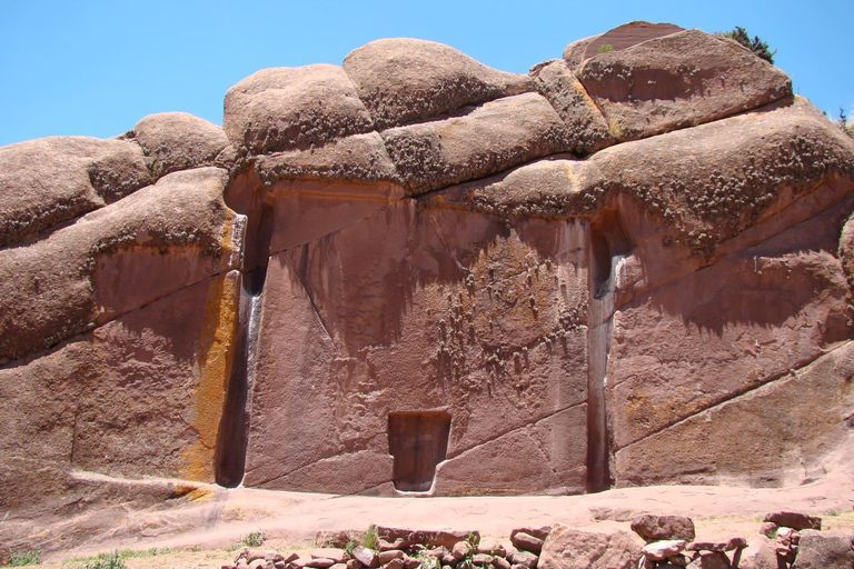 Puno: Chucuito, Aramu Muru, and Juli Day Tour with Show