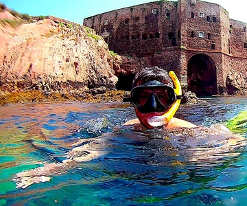 Peniche: Berlengas Island Catamaran Tour + Snorkeling
