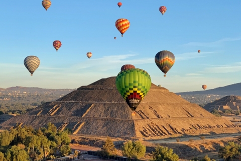 From Mexico City: Teotihuacan Air Balloon Flight & Breakfast Hot Air Balloon Flight over Teotihuacan Without Transport