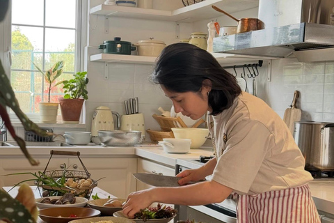 HANGZHOU: Farm Tour with Cooking Class and Flower Workshop
