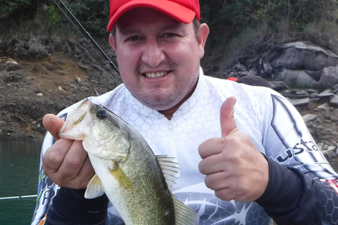 Guatapé: All-inclusive private fishing experience (24-hour advance booking) Guatapé: All-inclusive sport fishing experience (24-hour advance booking)