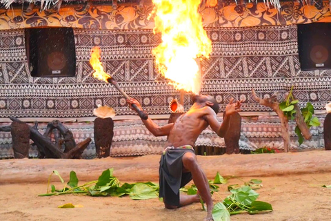 Fidżi: Rejs po rzece o zachodzie słońca i doświadczenie tańca ognia na wyspieZ Shangri-la do Warwick na Fidżi - Odbiór około 15:10