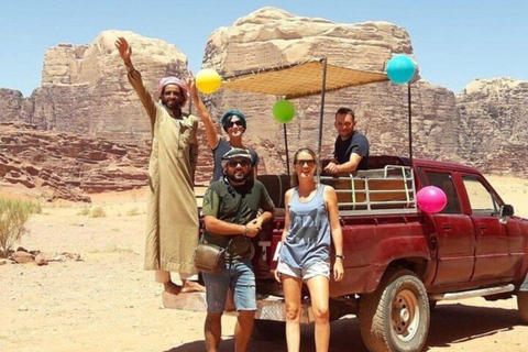 Desde Amman: excursión de un día a Petra y Wadi Rum con recogida en el hotel