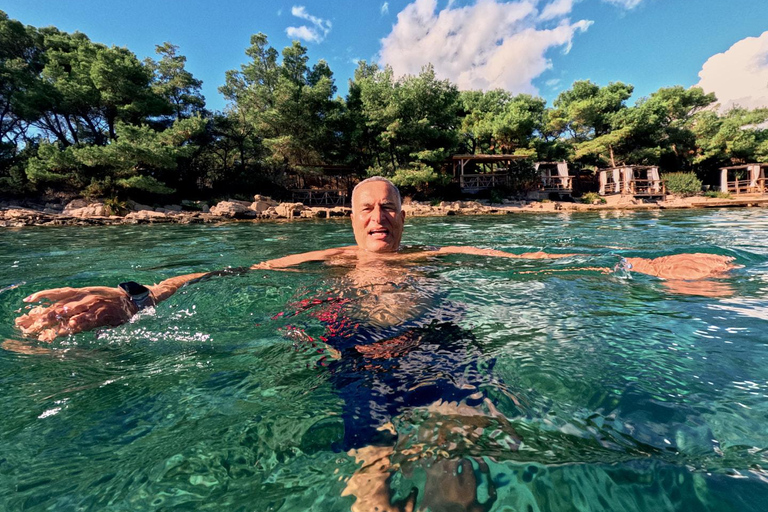 Makarska: 3-Island Speedboat Tour with Cave and Blue Lagoon Tour with Pick-up