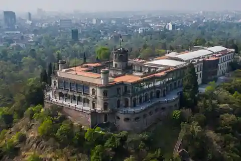 Castelo de Chapultepec: Tour particular Museu & Parque + Transporte