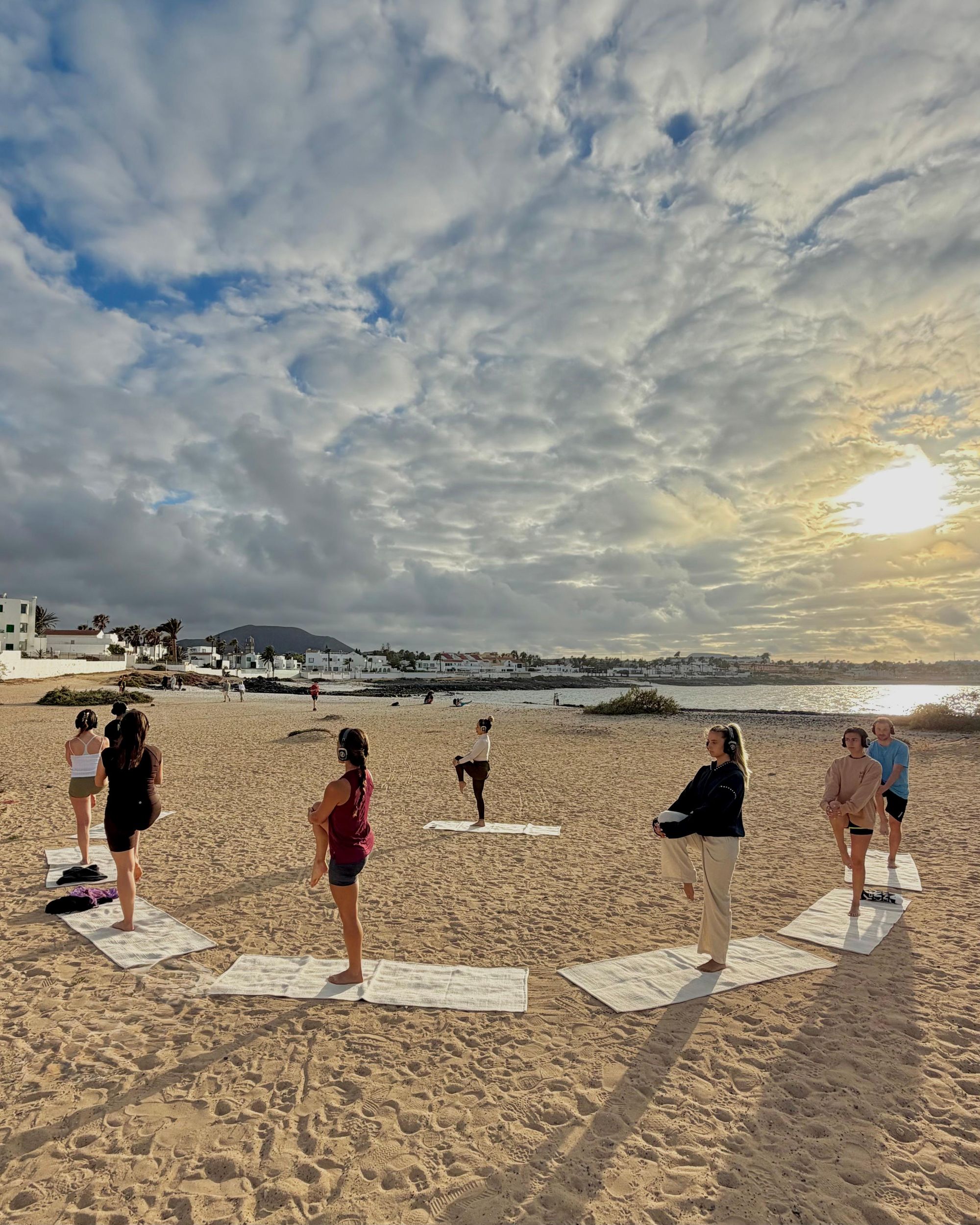 Corralejo: Stilles Yoga bei Sonnenaufgang | Kleingruppen | Am Meer