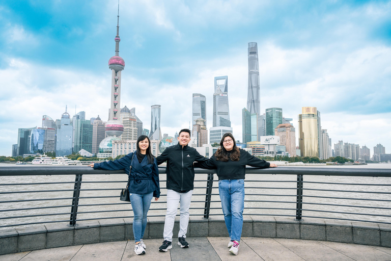 Shanghai: Professional Photoshoot Walking Tour
