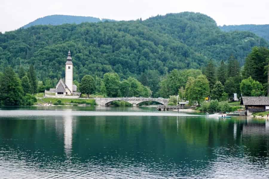 Ljubljana - Ausflug zum Bohinj-See mit dem Vogelberg. Foto: GetYourGuide Ljubljana - Ausflug zum Bohinj-See mit dem Vogelberg. Foto: GetYourGuide