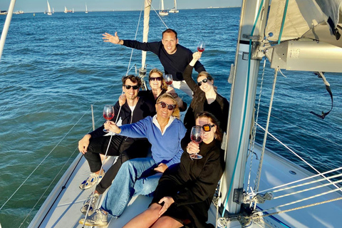 Lisbon: Tagus River Sailboat City Cruise Shared Tour - Sunset Tour