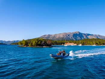 Korčula: Schiffswrack & versteckte Juwelen – private Tour mit dem Schnellboot