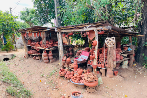 Muriyakadawala: Pottery Workshop Muriyakadawala-Hands-on Clay Pottery Art Experience