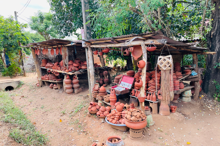 Muriyakadawala: Pottery Workshop Muriyakadawala-Hands-on Clay Pottery Art Experience