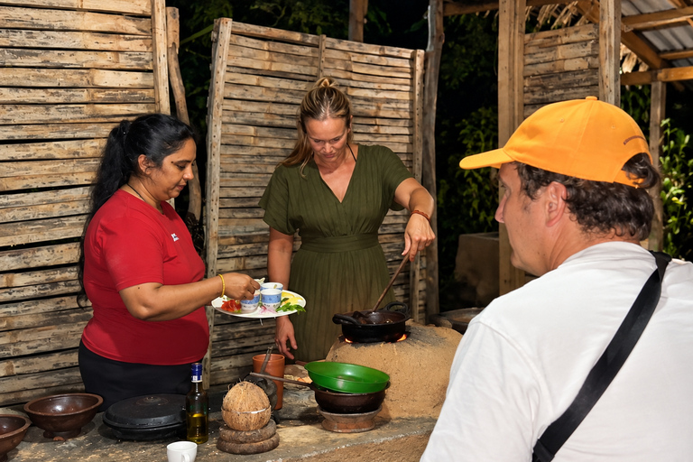 Kandy: Cooking Class at Organic Spice Garden With Pick-up Kandy: Spice Garden & Sri Lankan Cooking Class + Transfers