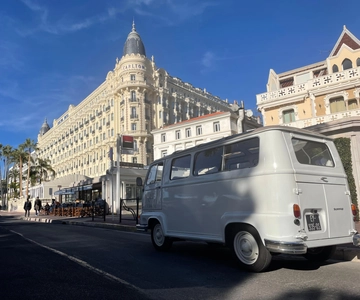 Cannes: City Tour in a Vintage Bus