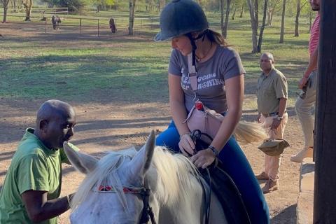 Excursión guiada a caballo por Arusha