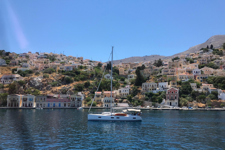 Au départ de Rhodes : Excursion d&#039;une journée sur l&#039;île de Symi et le monastère de Panormitis