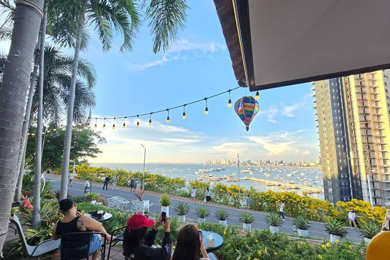 Pattaya: Private City Tour with Temples & Cafés