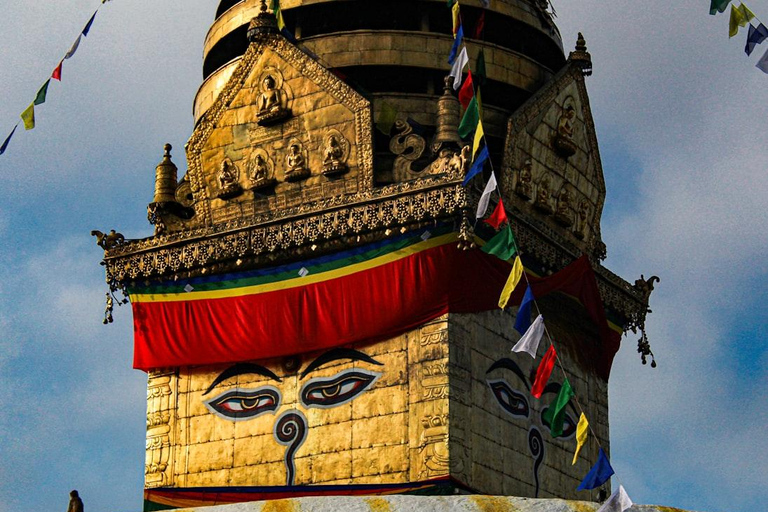 Kathmandu: 4 Days Private Luxury Tour with Everest Flight
