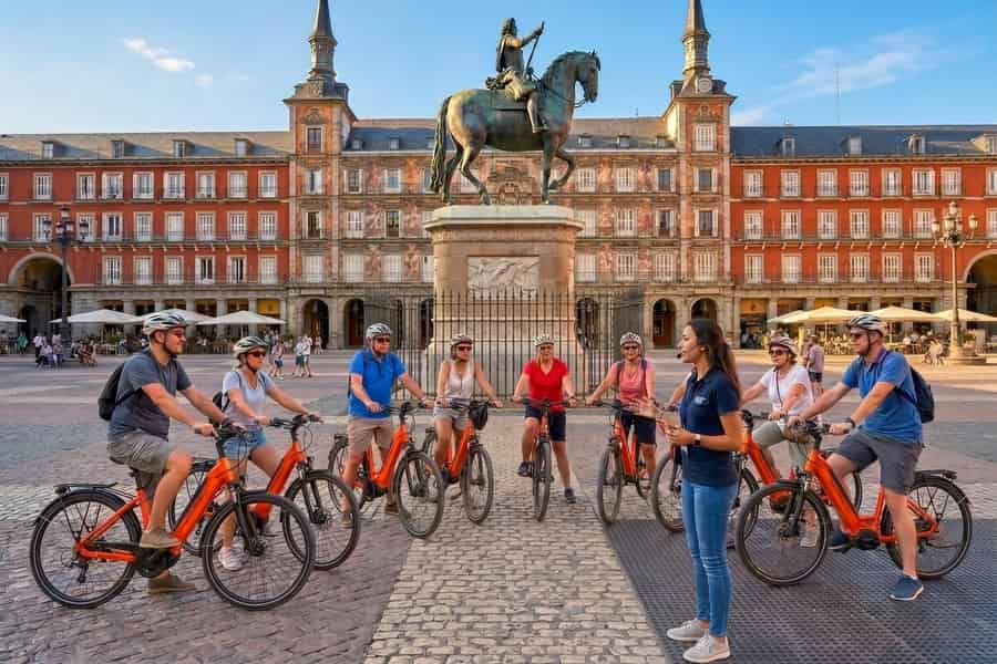 Madrid: Geführte Tour mit dem Fahrrad oder E-Bike mit ortskundigem Guide. Foto: GetYourGuide Madrid: Geführte Tour mit dem Fahrrad oder E-Bike mit ortskundigem Guide. Foto: GetYourGuide