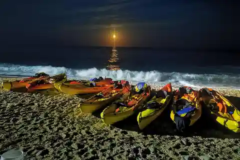 Villajoyosa: Moonlight kayaking and dinner under the stars