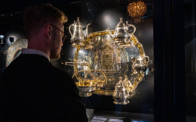Copenhagen: Amalienborg Tour in Spanish with tickets