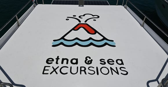 Catania: Bootstour und Schnorcheln mit Aperitif und Prosecco