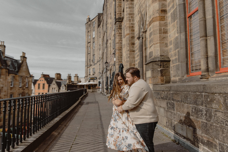 Edinburgh: Scenic Photo Walk with Professional Photographer