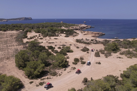 Ibiza Buggy Tour, begeleide avontuurlijke excursie in de natuurTour Buggy op de weg, door bergen, stranden en magische plekken