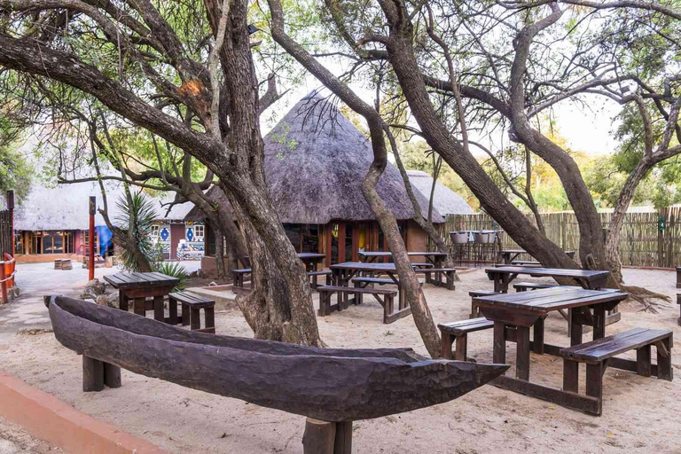 Lesedi Kulturerlebnis + Mittagessen oder AbendessenLesedi Kulturerlebnis + Mittagessen