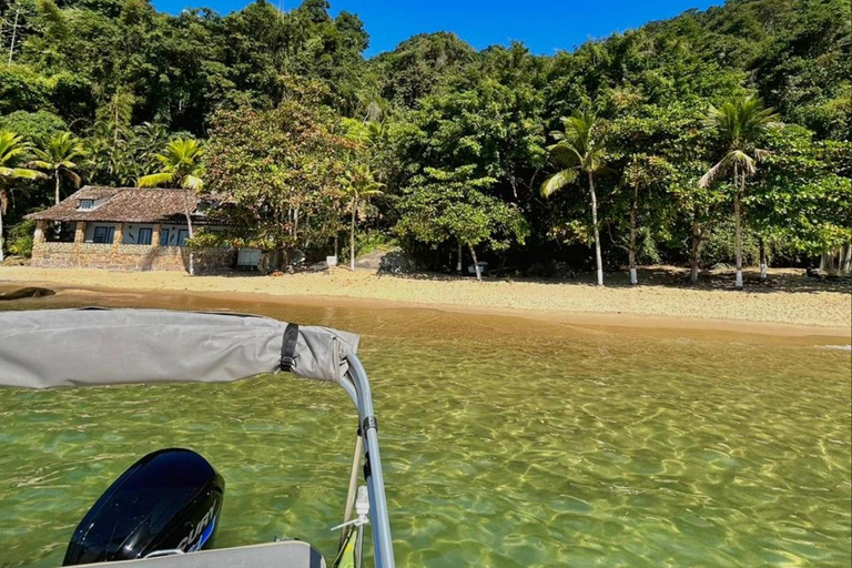 Paraty: Speedboat Tour of the Islands and Paradise Beaches Paraty: Speedboat Ride to the Islands and Paradise Beaches