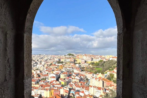 Lisbon: Guided Tuk Tuk Tour with Local Guide