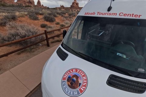 From Moab: Arches National Park Scenic Tour with Short Hikes 7:45 AM | Arches National Park Scenic Tours From Moab