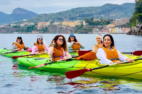 Sorrento: Guidet kajakkutflukt med paddleboarding