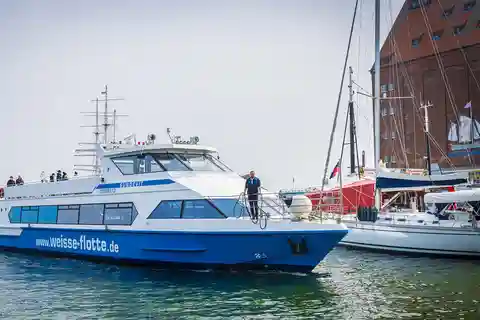Boat trip to the Hanseatic city of Stralsund from Zingst
