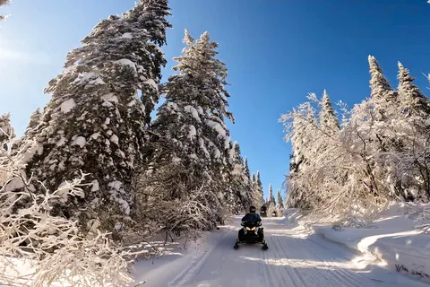 L'Ascension: Snowmobiling Upper Laurentians 2hrs