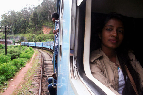 Ella: Private Sunrise Hike, Tea Estate, and Waterfall Tour