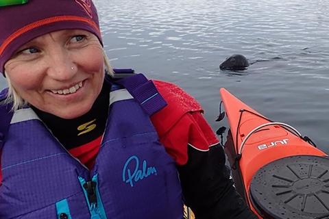 Tromsø : Excursion guidée en kayak de mer en hiver avec collations