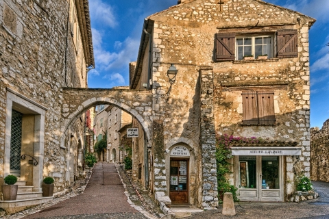 Visite guidée : les plus beaux villages médiévaux, journée complète.