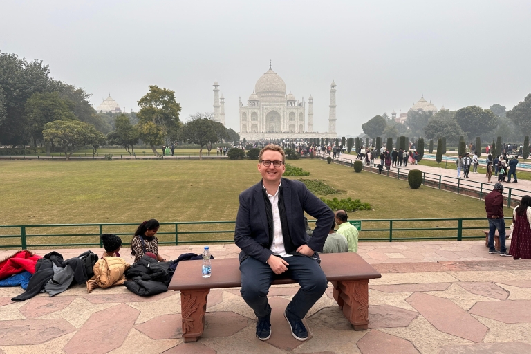 Ab Delhi: Taj Mahal & Agra Tour mit dem Gatimaan ExpresszugZug 2. Klasse mit Wagen, Reiseführer, Eintrittskarten und Mittagessen