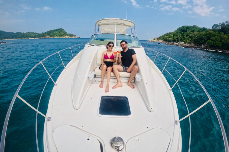 Private yacht tour of the Huatulco Bays Small yacht for 8 people