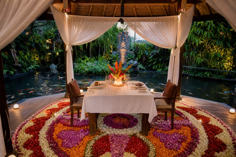 Ubud: Romantic Dinner by the Fish Pond at Adiwana Unagi Romantic Dinner Couple Package (Meet at Location)
