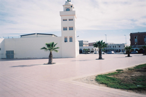 Dakhla: City Tour with Lighthouse and Artisan Workshop