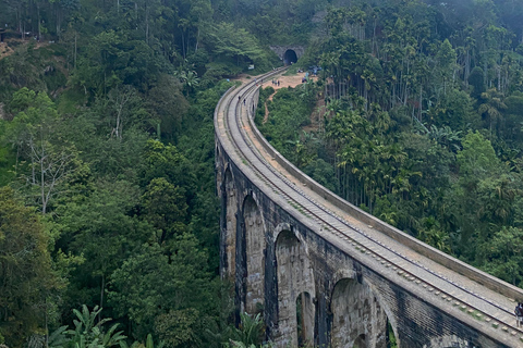 Ella: Little Adam&#039;s Peak, Nine Arches Bridge &amp; Wasserfälle