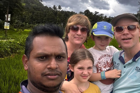 Kandy: Tuk-Tuk Sights, Culture, Shopping & Treatment