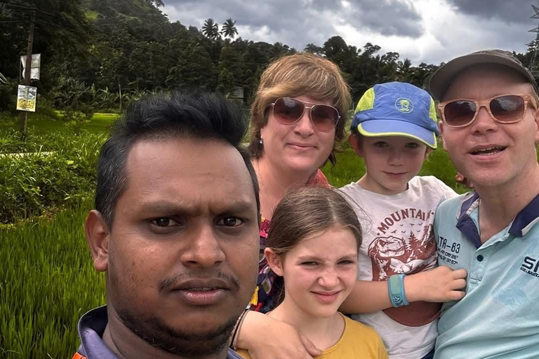 Kandy: Tuk-Tuk Sights, Culture, Shopping & Treatment