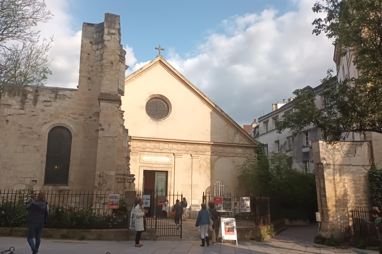 Paris: Notre Dame &amp; Ile de la Cité Tour with Sainte ChapelleItalian Tour of Ile de la cite with Sainte Chapelle tickets