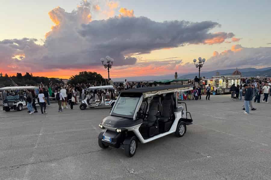 Golfcart-Tour auf den Hügeln von Florenz und der Piazza Michelangelo. Foto: GetYourGuide Golfcart-Tour auf den Hügeln von Florenz und der Piazza Michelangelo. Foto: GetYourGuide